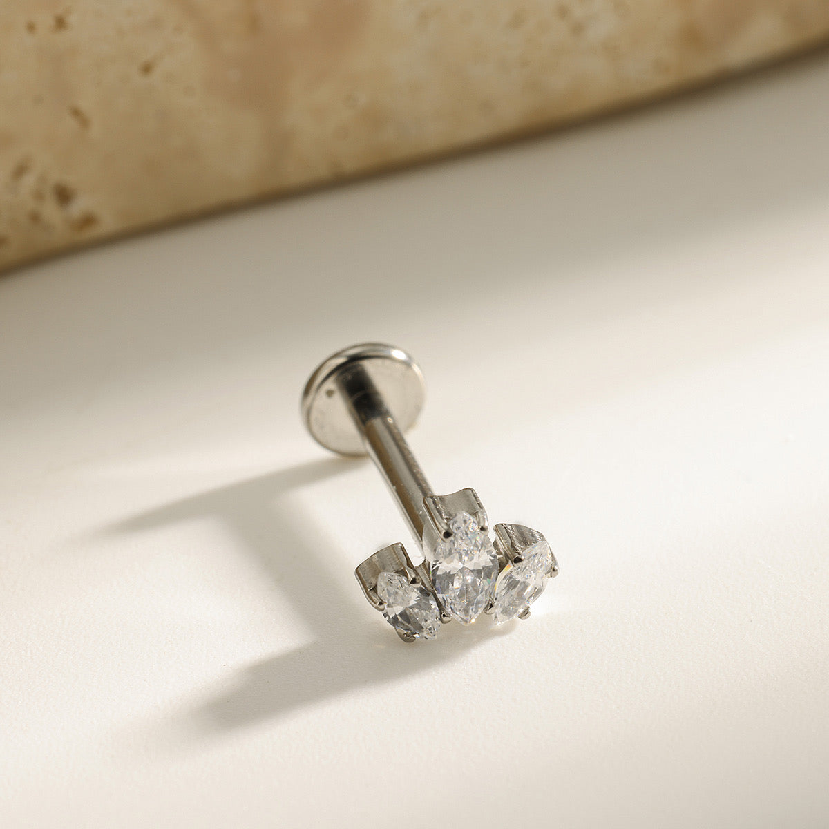 Mini Crown Labret